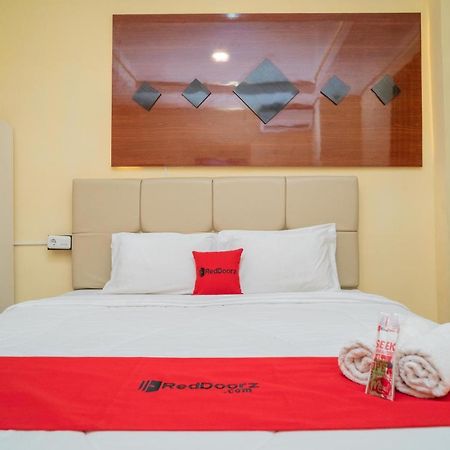 Reddoorz Plus Syariah Near Pasar Turi Surabaya Eksteriør bilde