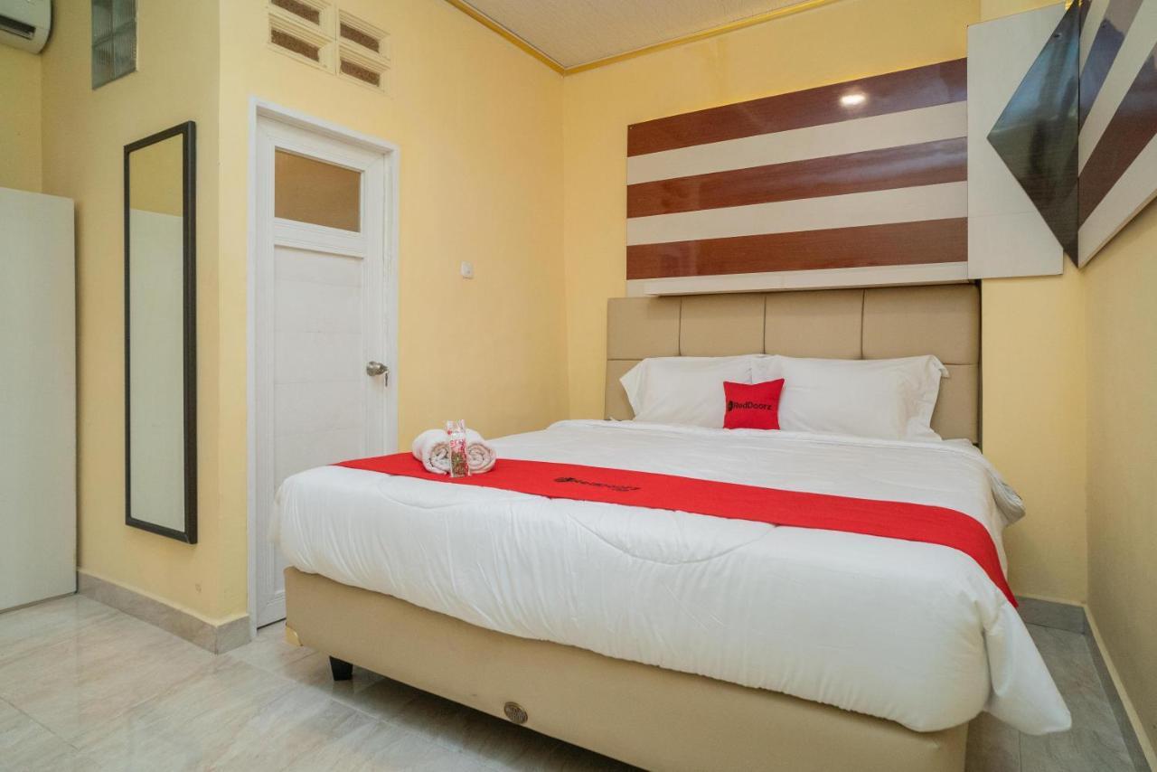 Reddoorz Plus Syariah Near Pasar Turi Surabaya Eksteriør bilde